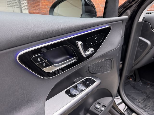 2025 Mercedes Benz GLC 350e 4MATIC photo 11