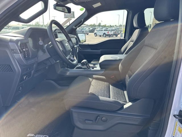 2025 Ford F-150 XLT photo 12