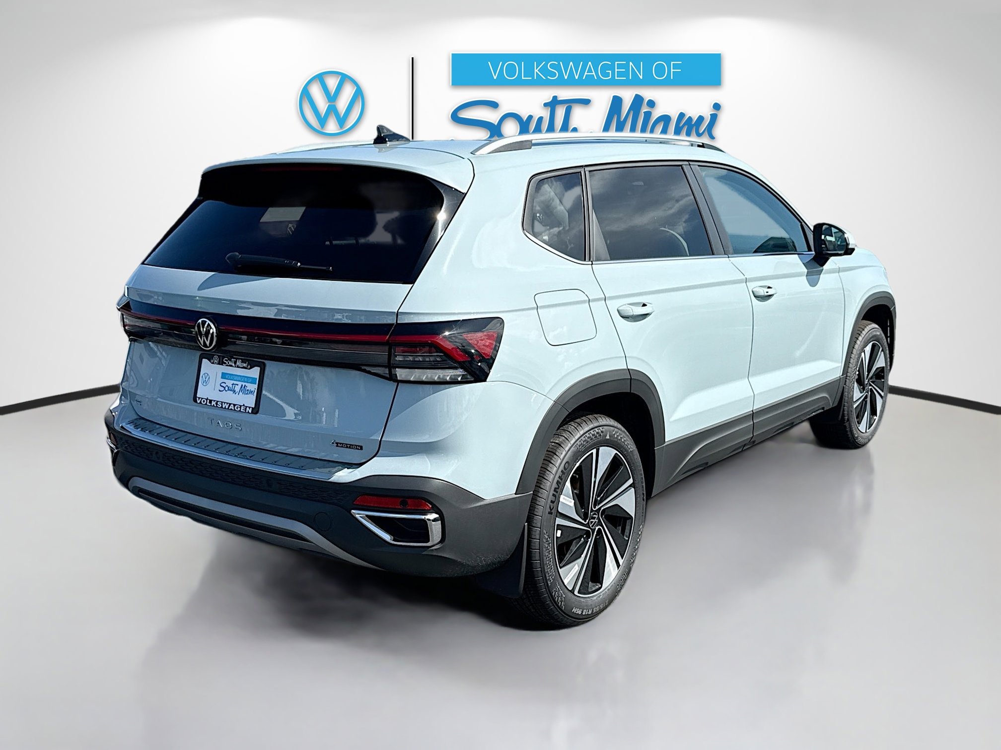 2025 Volkswagen Taos SE photo 2