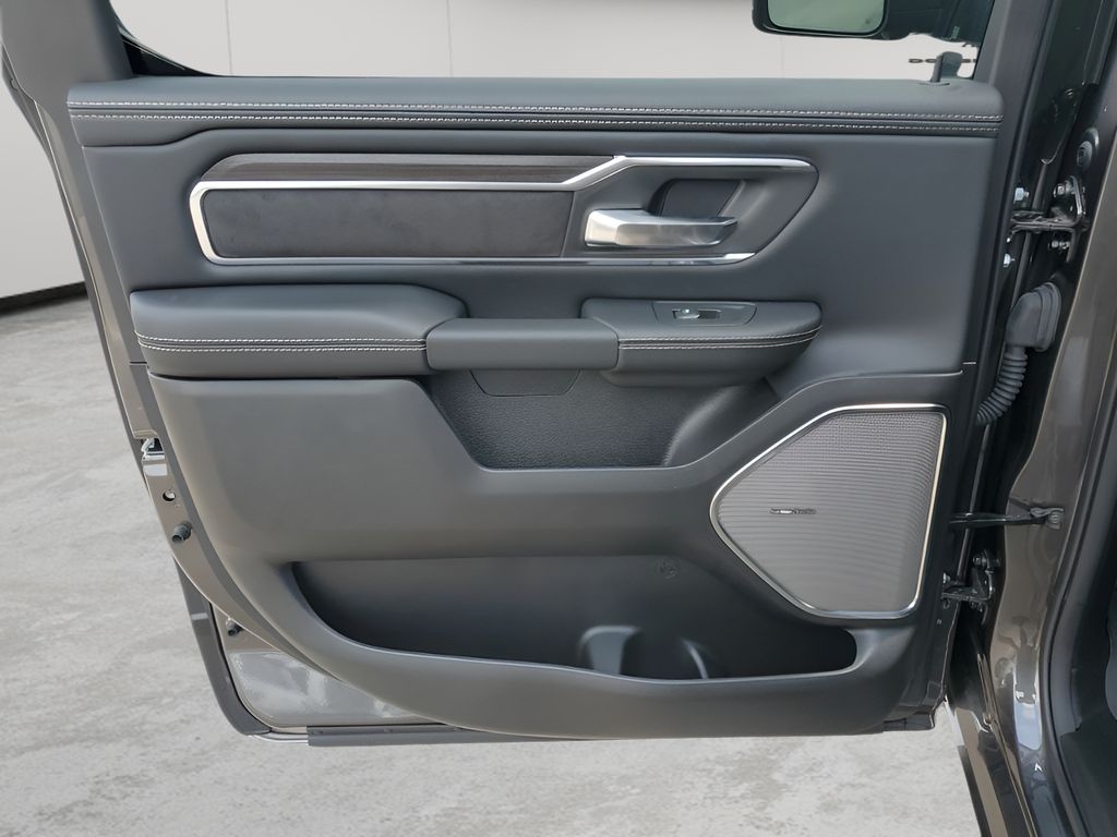 2026 Ram 1500 Laramie photo 17