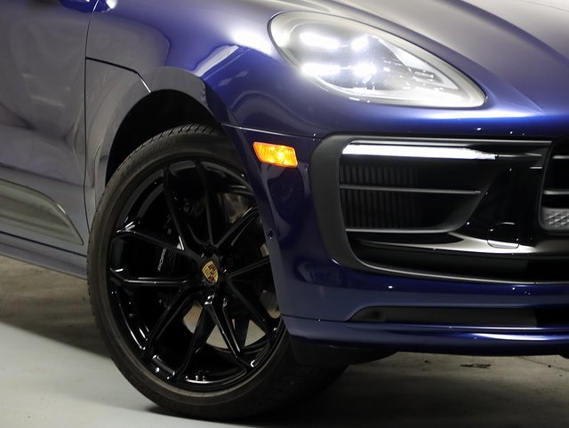 2025 Porsche Macan GTS photo 2