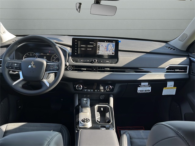 2025 Mitsubishi Outlander SE photo 30