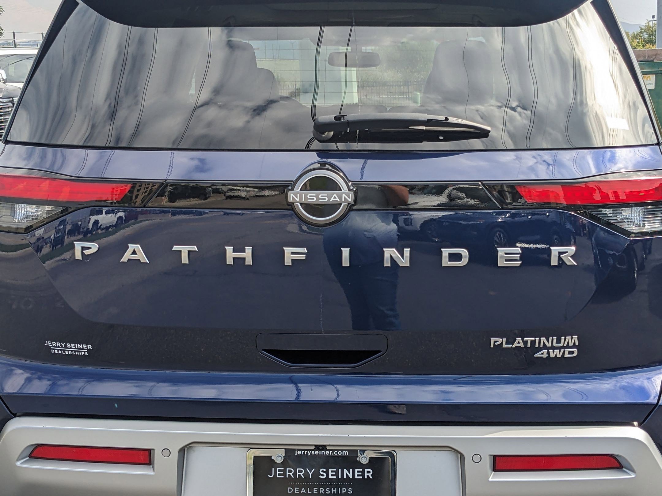 2022 Nissan Pathfinder Platinum photo 7