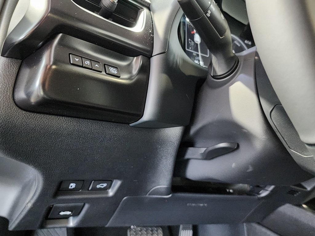 2025 Lexus UX photo 13