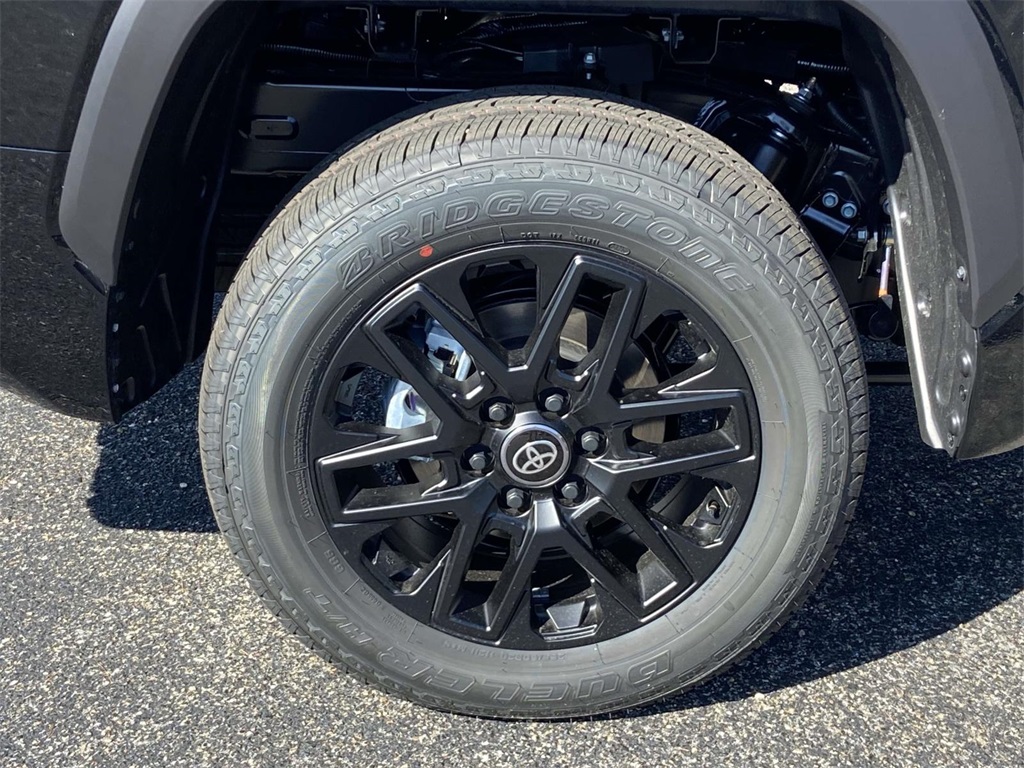 2026 Toyota Tundra Limited CrewMax photo 4