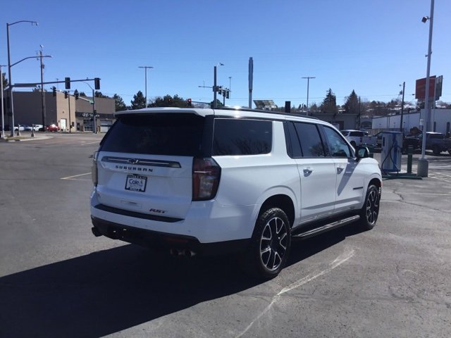 2022 Chevrolet Suburban RST photo 3