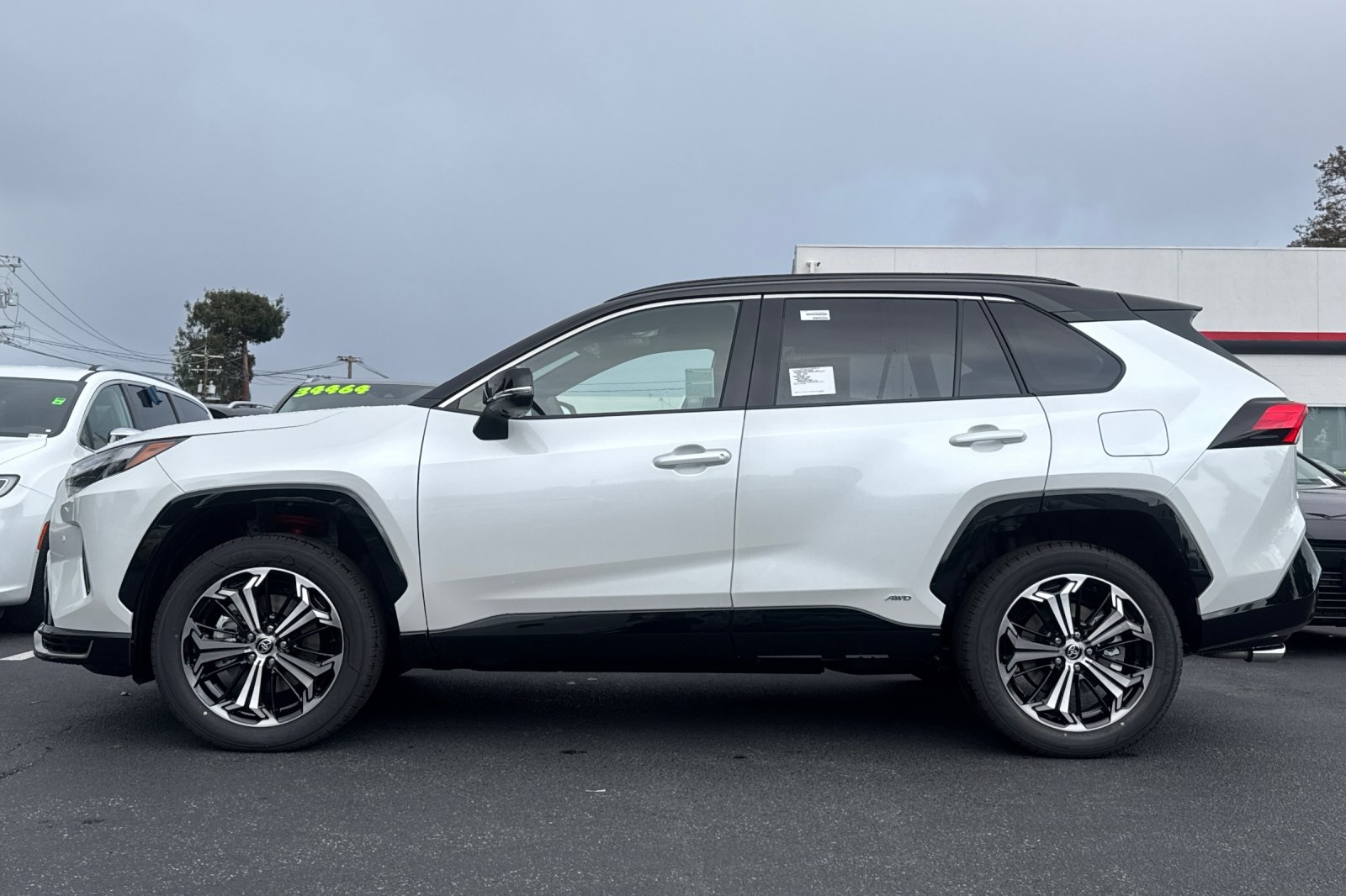 2025 Toyota RAV4 Prime XSE Premium photo 2