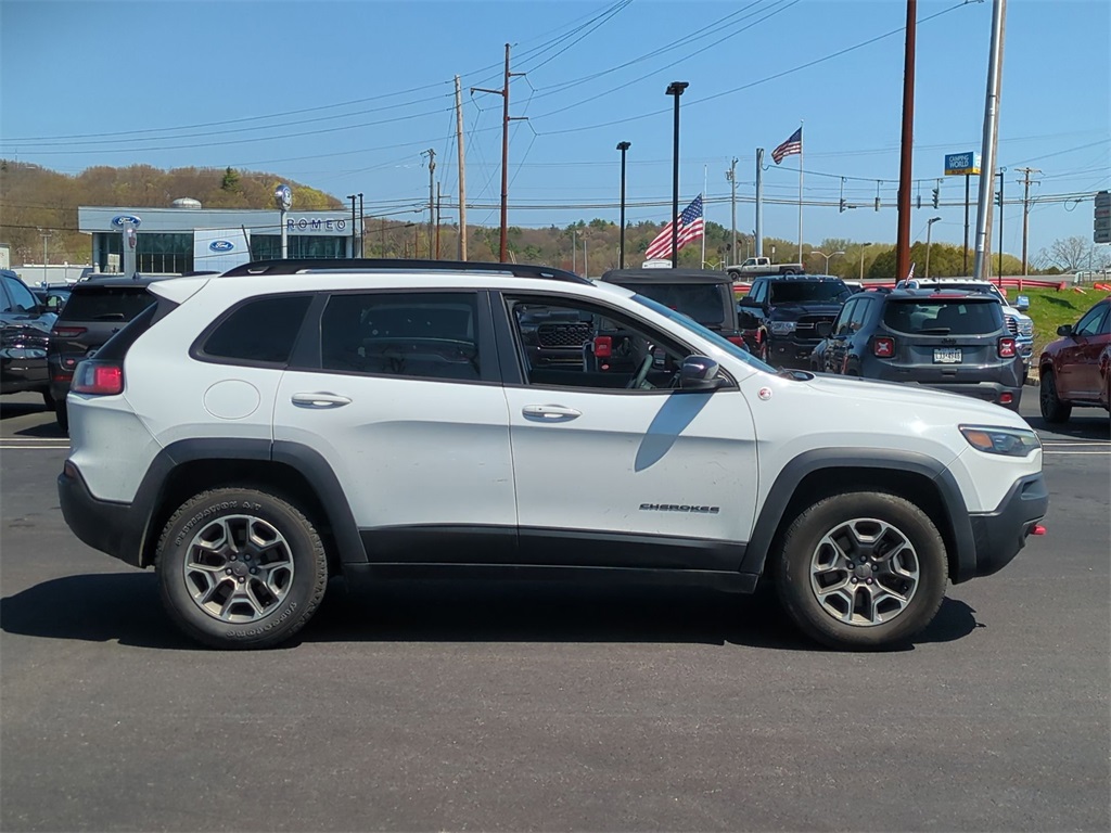 2022 Jeep Cherokee Trailhawk photo 2