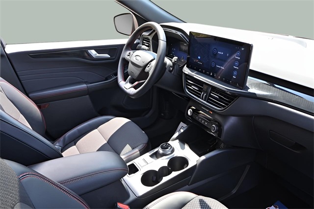 2025 Ford Escape Hybrid ST-Line Select photo 4