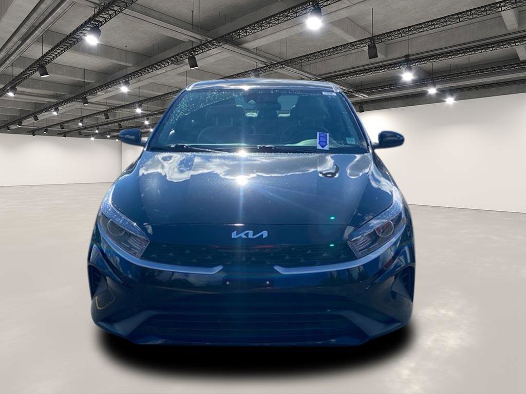 2023 Kia Forte LXS photo 2