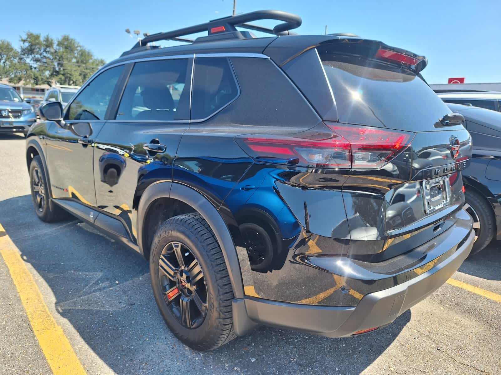 2025 Nissan Rogue SV photo 5