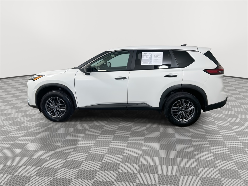 2024 Nissan Rogue S photo 3