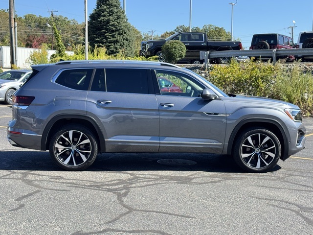 2024 Volkswagen Atlas SEL Premium R-Line photo 5