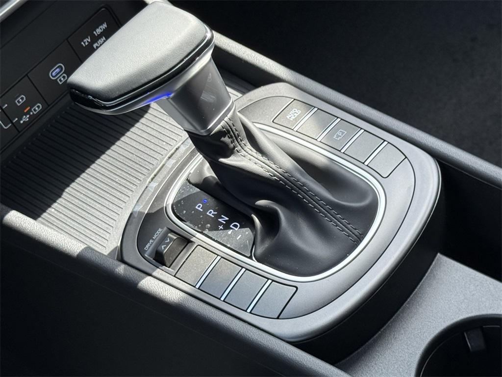 2025 Hyundai Kona SEL photo 20