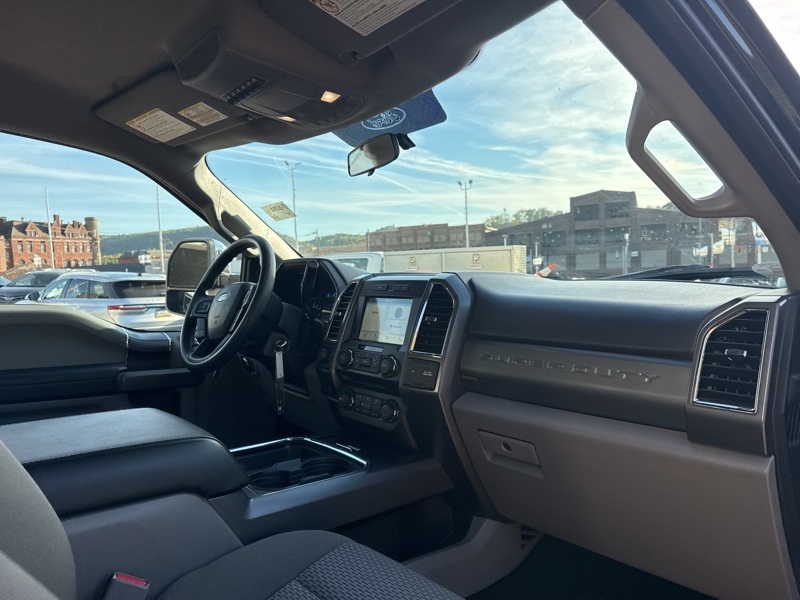 2017 Ford F-250 XLT photo 10