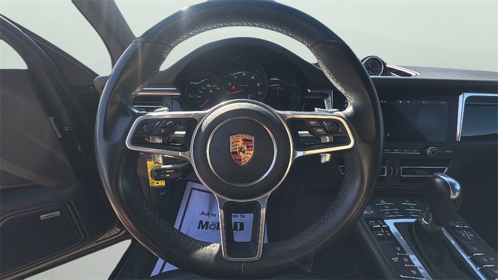 2020 Porsche Macan photo 10