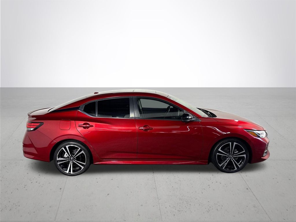 2021 Nissan Sentra SR photo 5