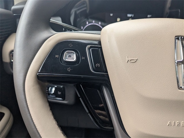 2022 Lincoln Corsair Standard photo 13