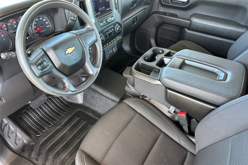 2024 Chevrolet Silverado 1500 photo 4