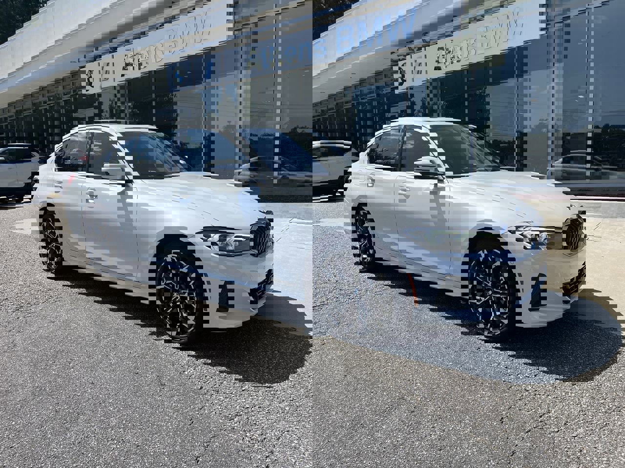 2025 Bmw 330i photo 2