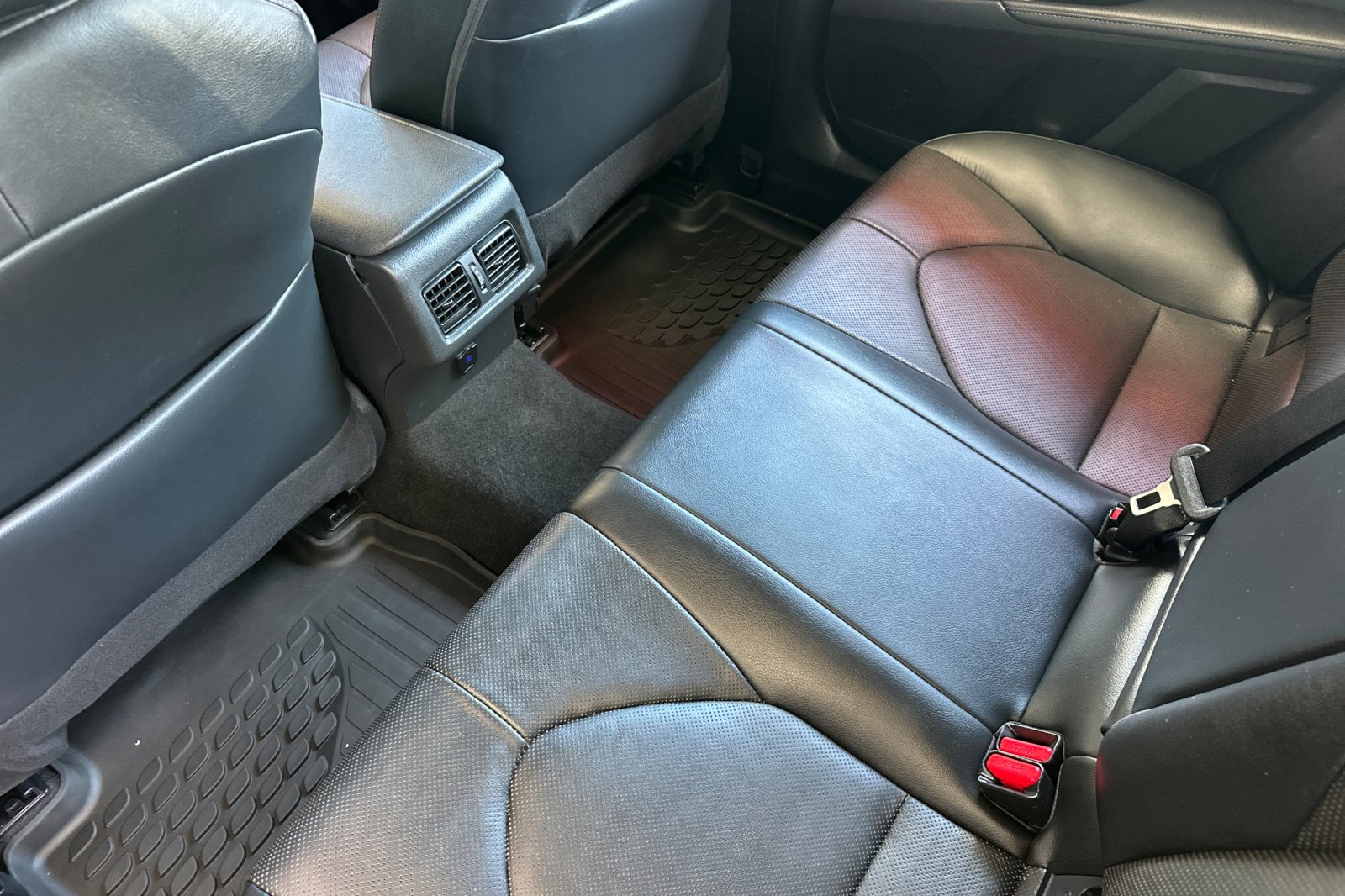 2023 Toyota Camry XLE photo 11