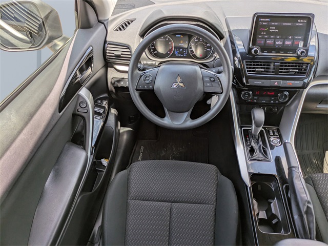 2023 Mitsubishi Eclipse Cross LE photo 15