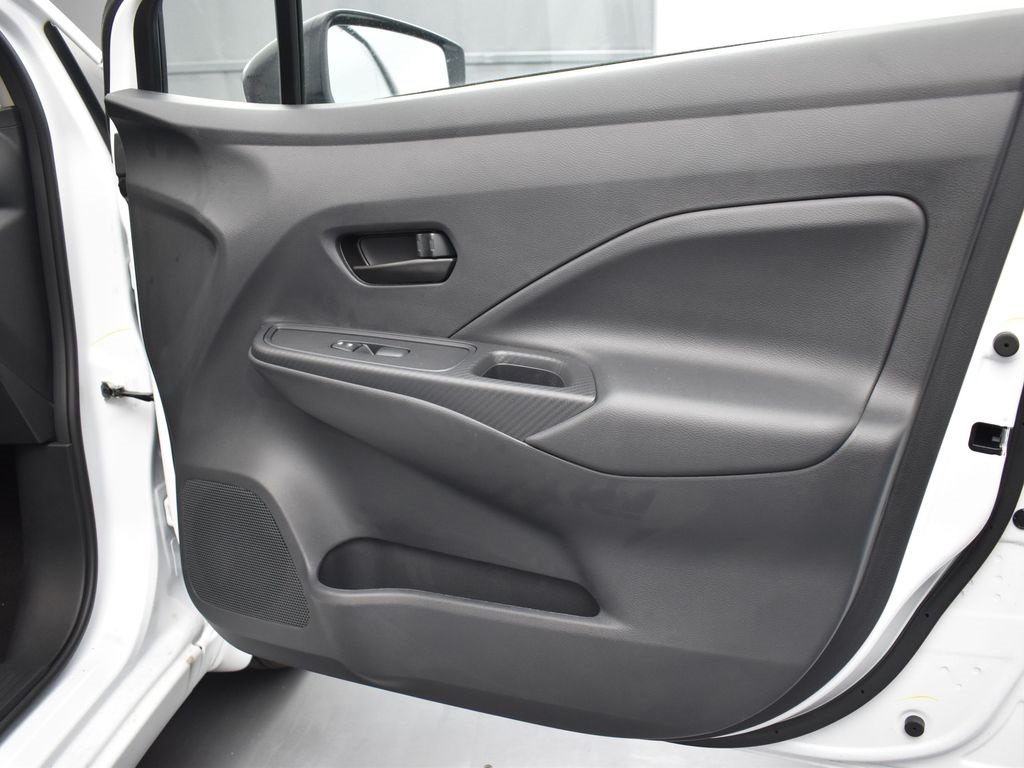 2025 Nissan Versa 1.6 S photo 18
