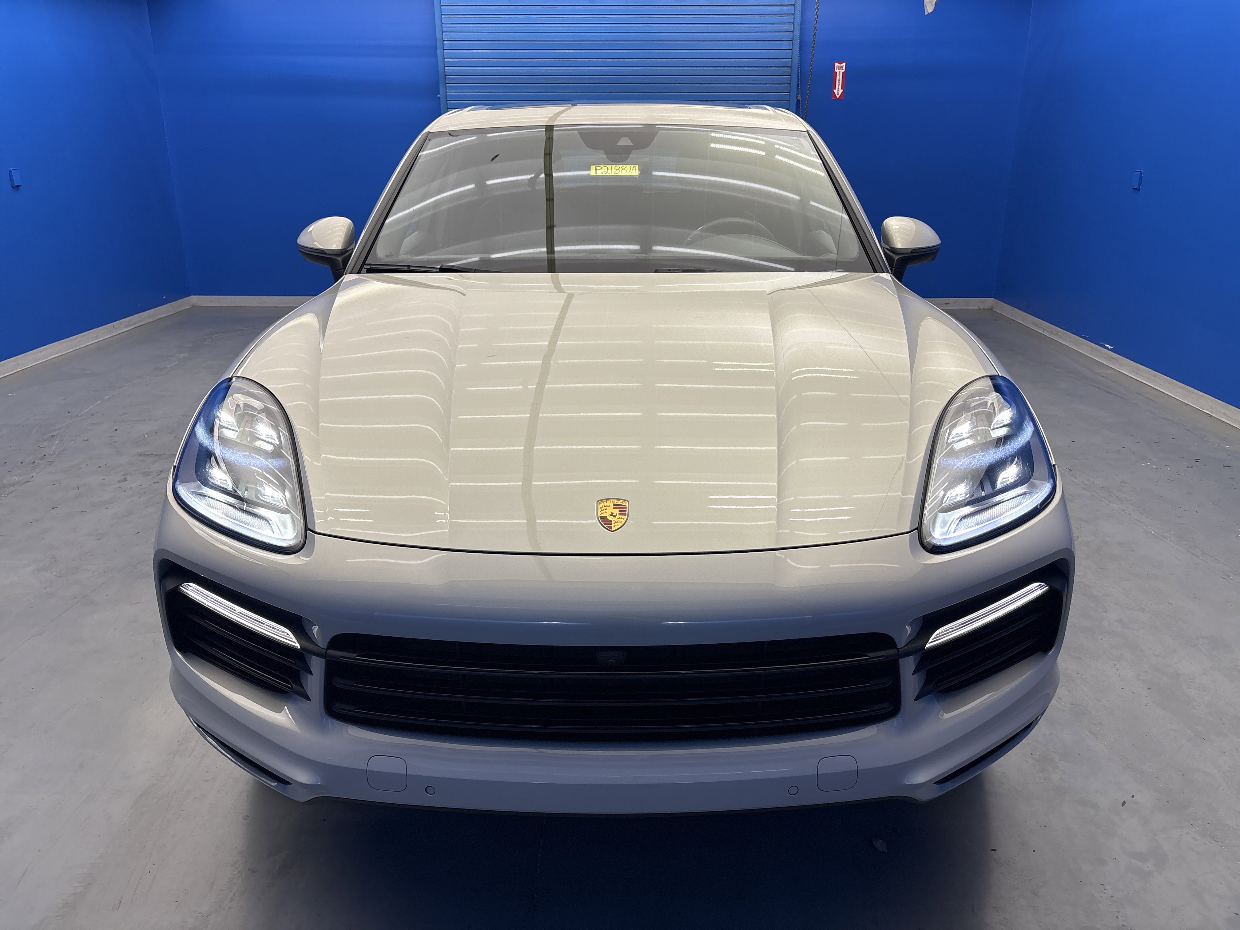 2021 Porsche Cayenne photo 2