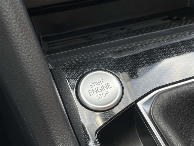 2025 Volkswagen Taos SE photo 26