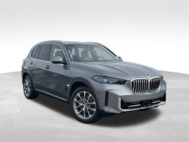 2026 BMW X5 50e's photo