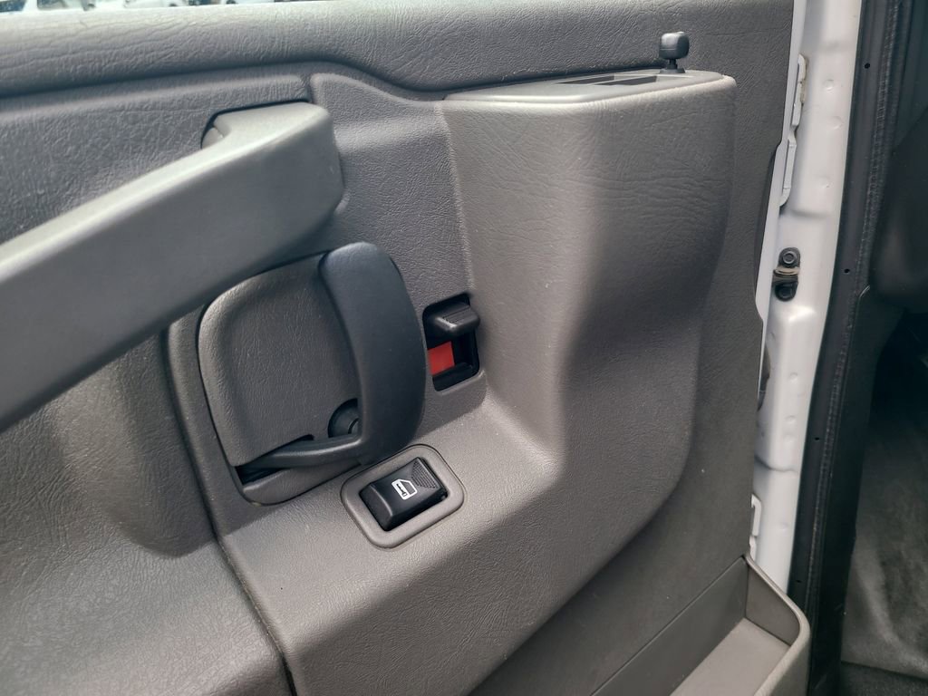 2023 Gmc Savana Cargo 2500 photo 11
