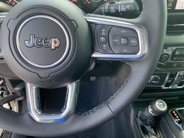 2025 Jeep Wrangler Sahara photo 14