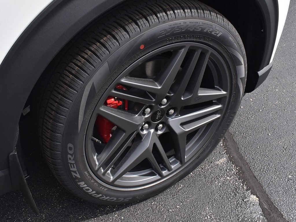 2025 Ford Explorer ST photo 9