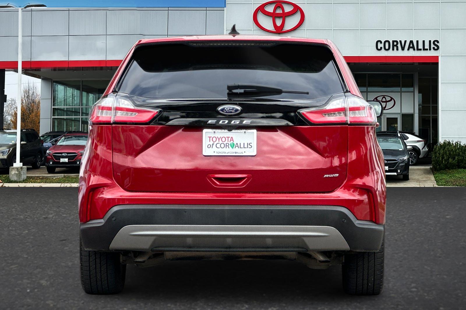 2022 Ford Edge SEL photo 4