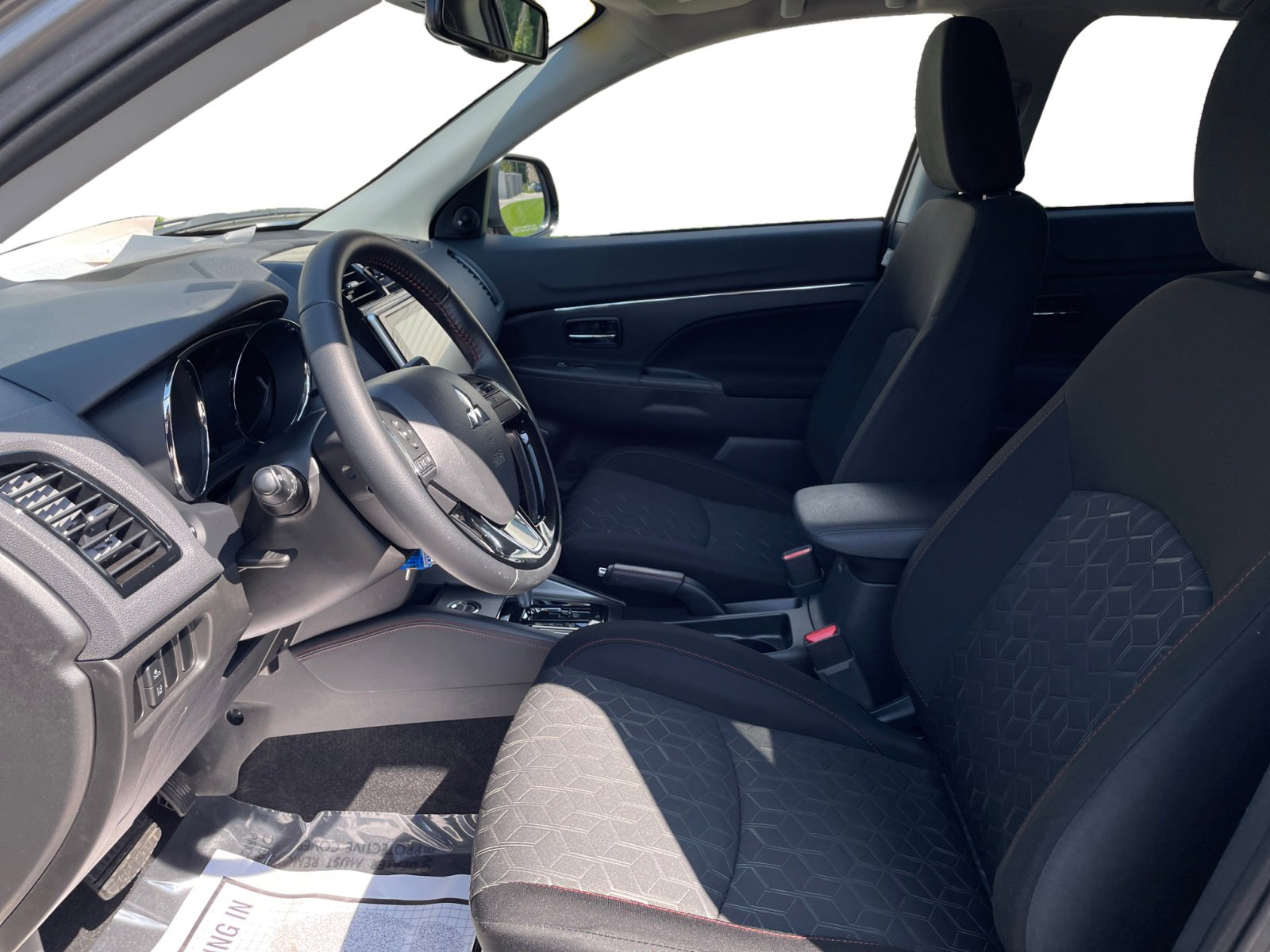 2023 Mitsubishi Outlander Sport LE photo 16