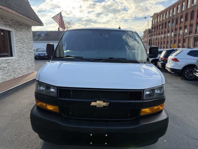 2022 Chevrolet Express 2500 Work Cargo Van photo 2
