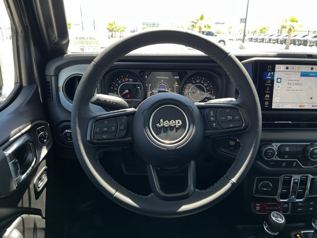 2025 Jeep Gladiator Willys photo 6