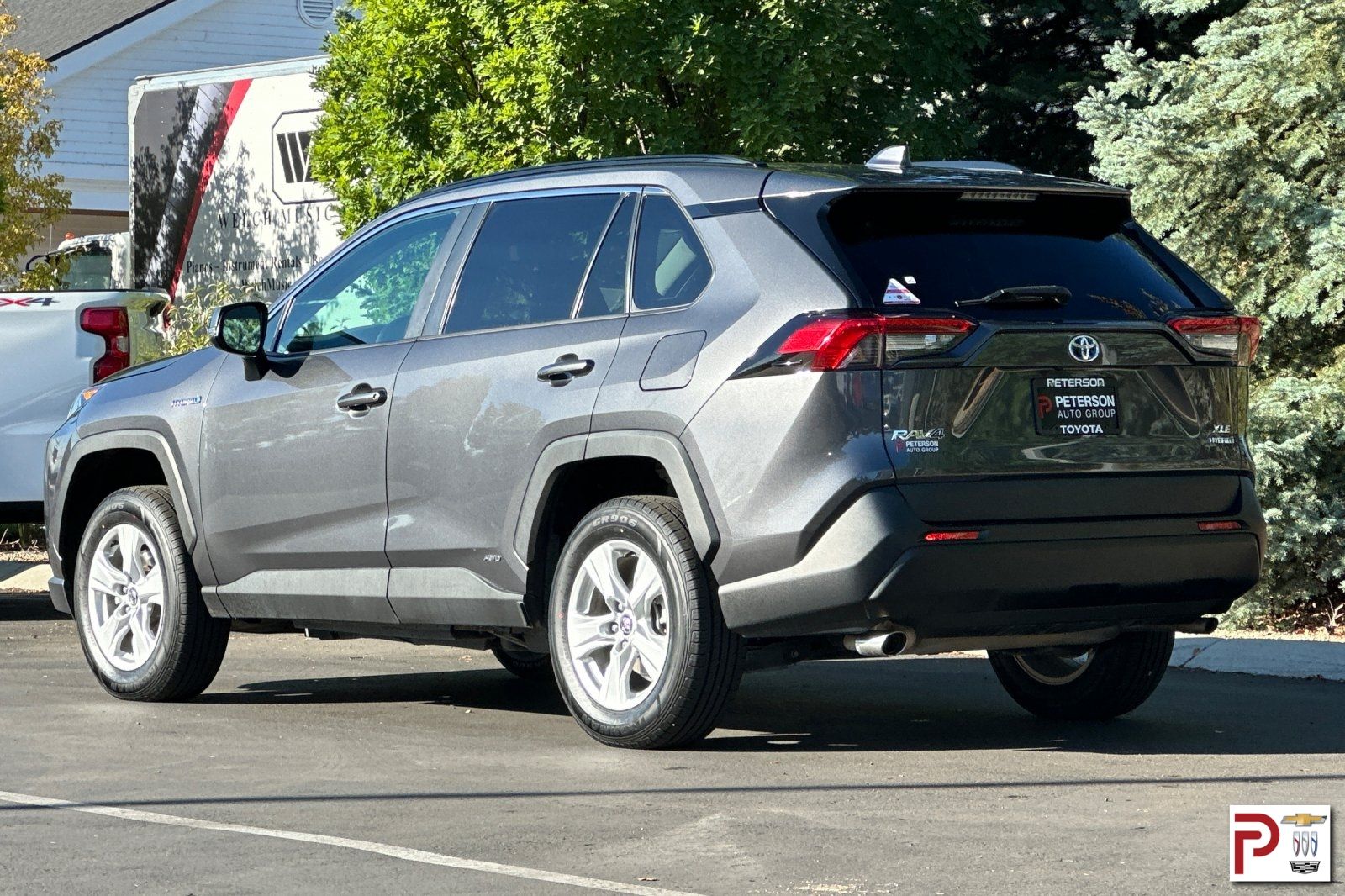 2020 Toyota RAV4 Hybrid XLE photo 5