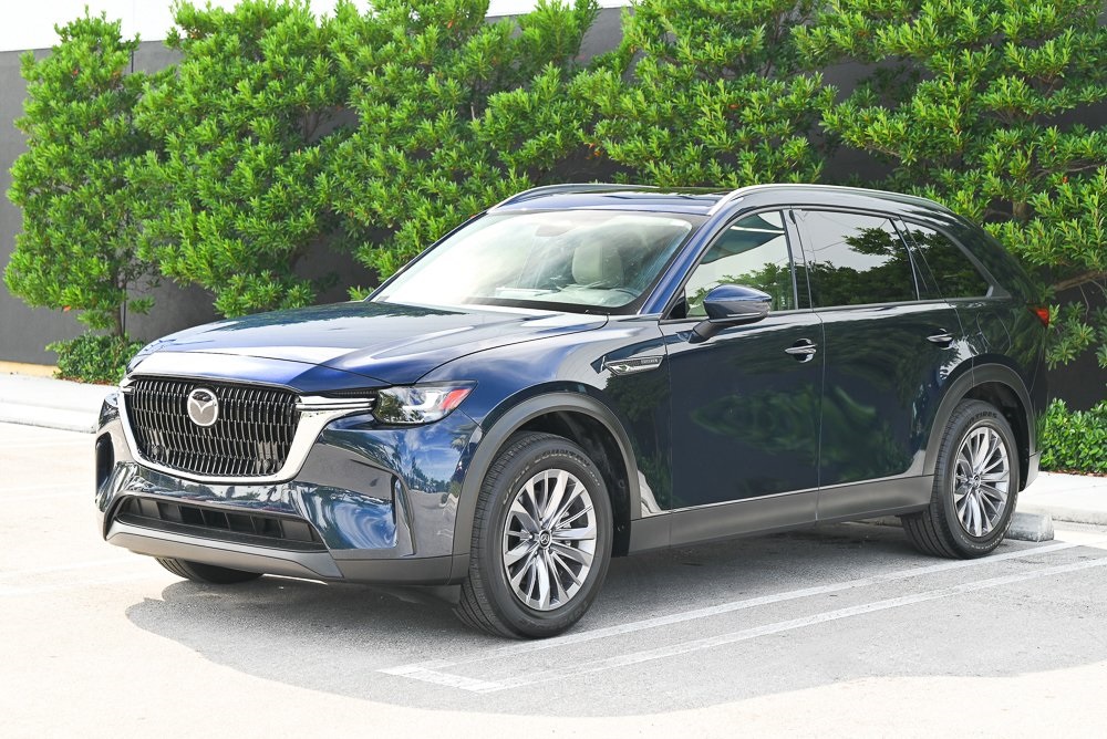 2025 Mazda CX-90 Preferred Package's photo