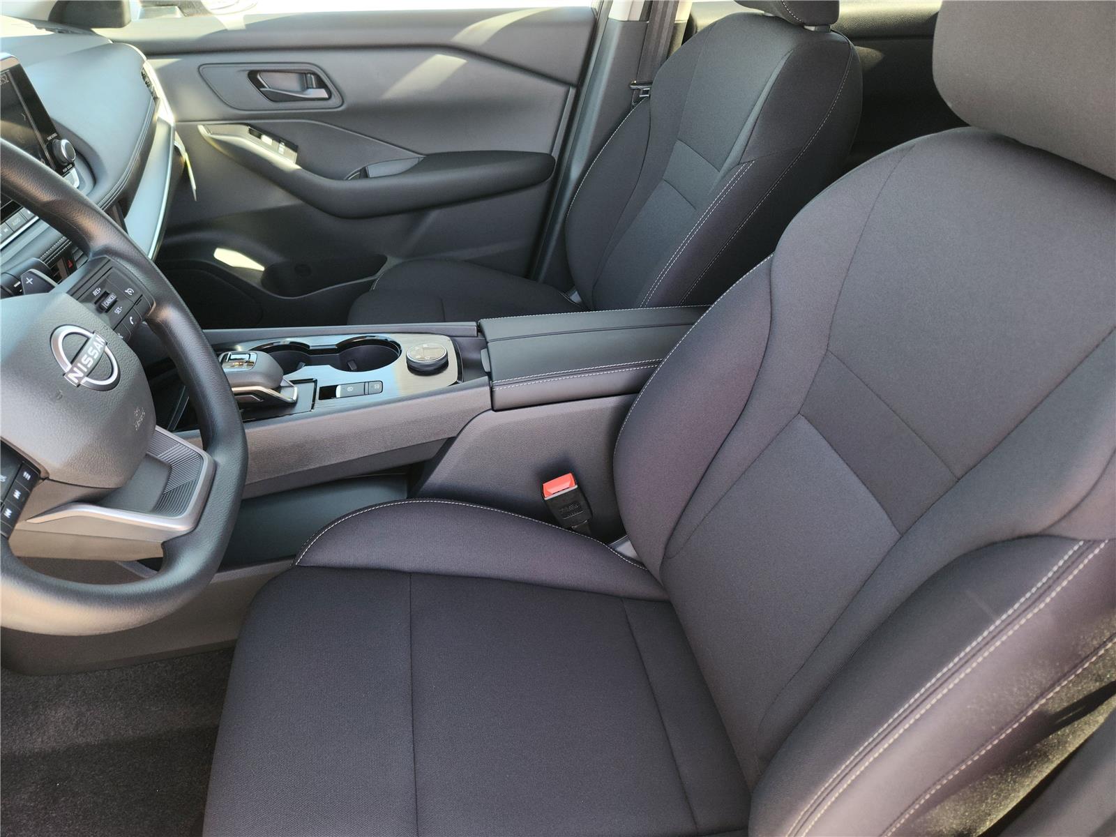 2026 Nissan Rogue S photo 4