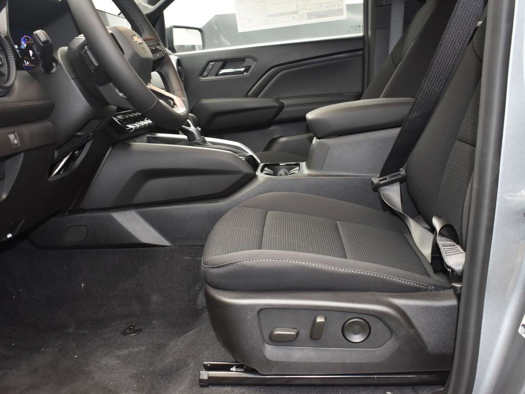 2026 Chevrolet Colorado LT photo 12