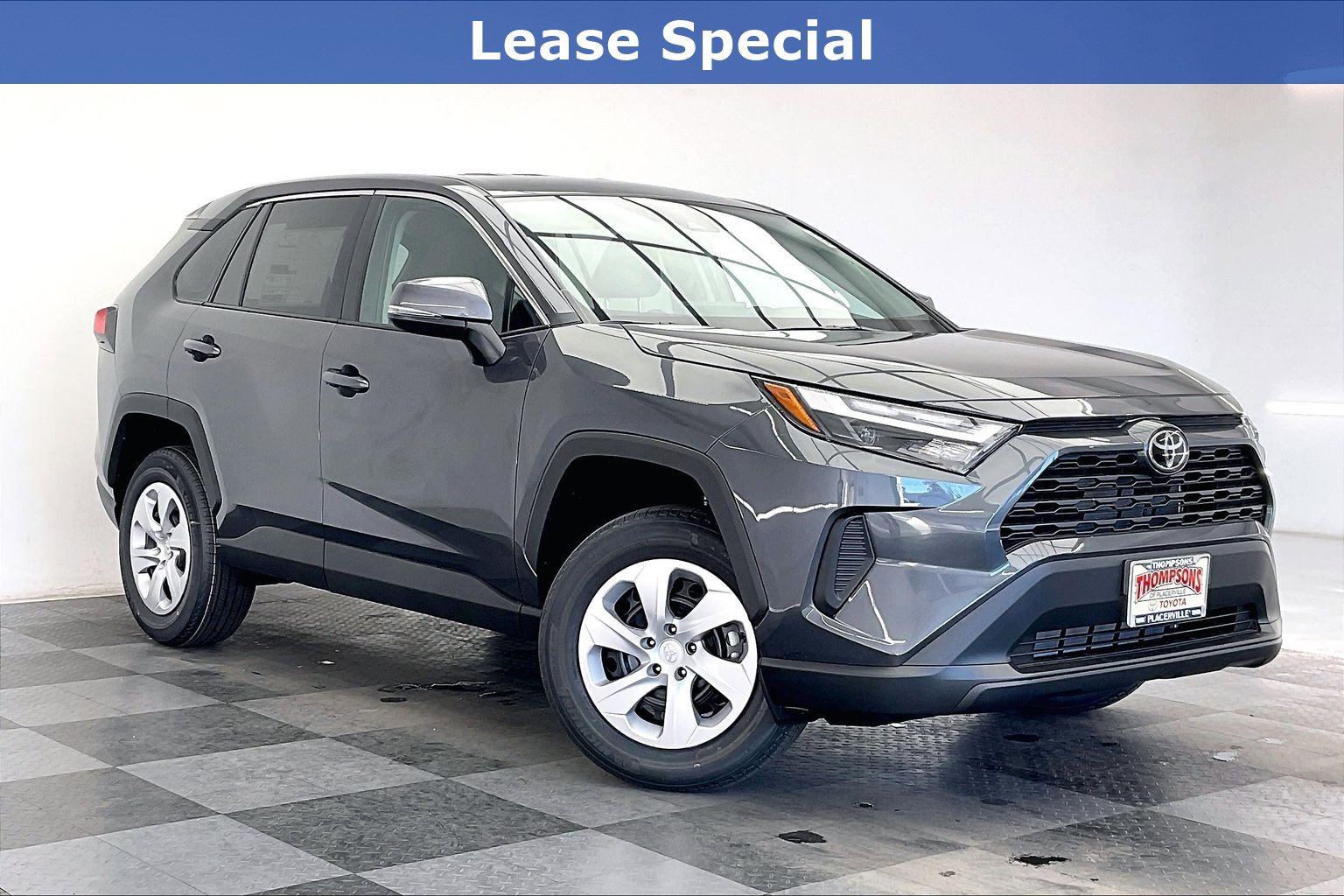 2025 Toyota RAV4 LE's photo