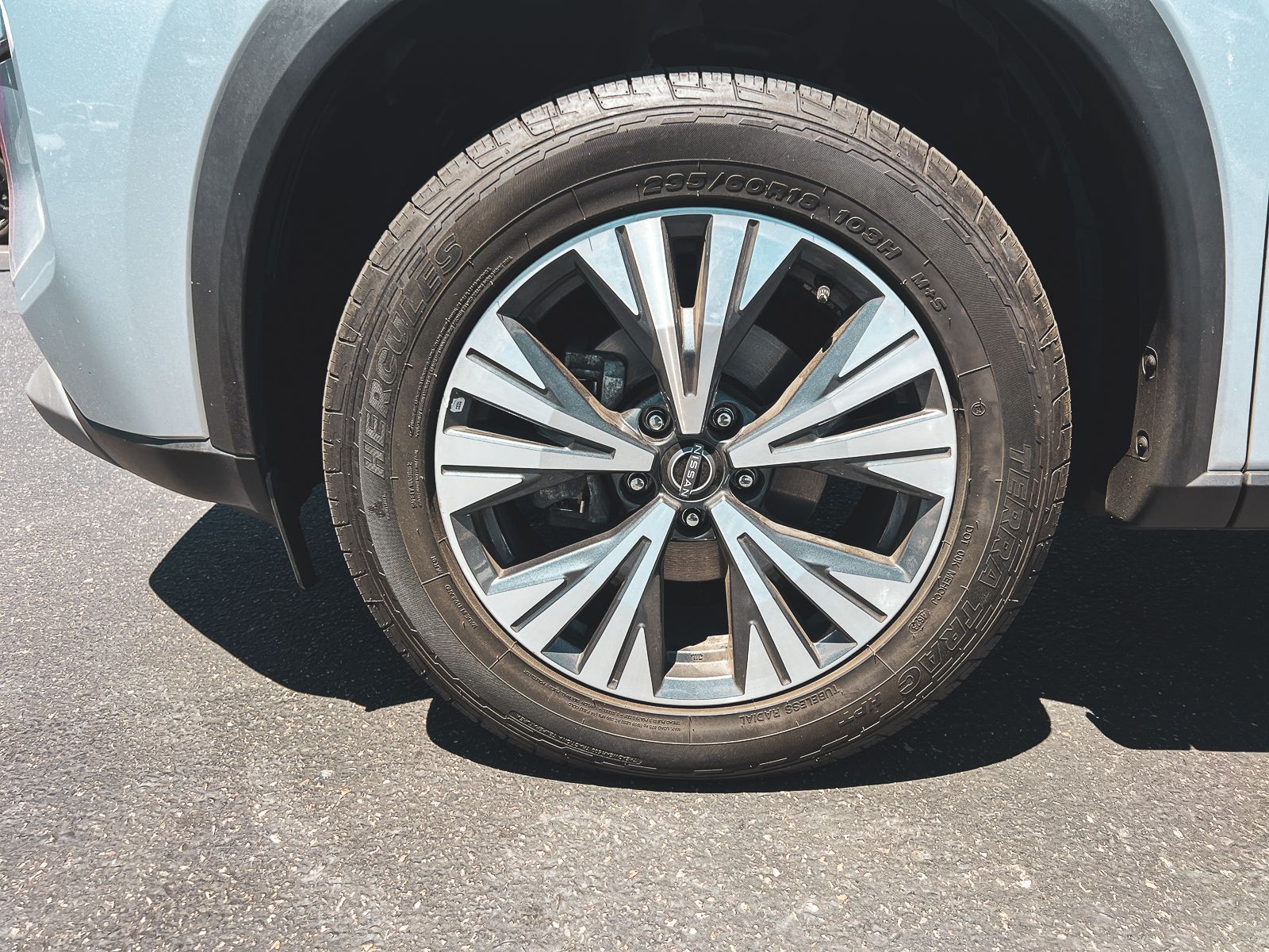 2023 Nissan Rogue SV photo 2