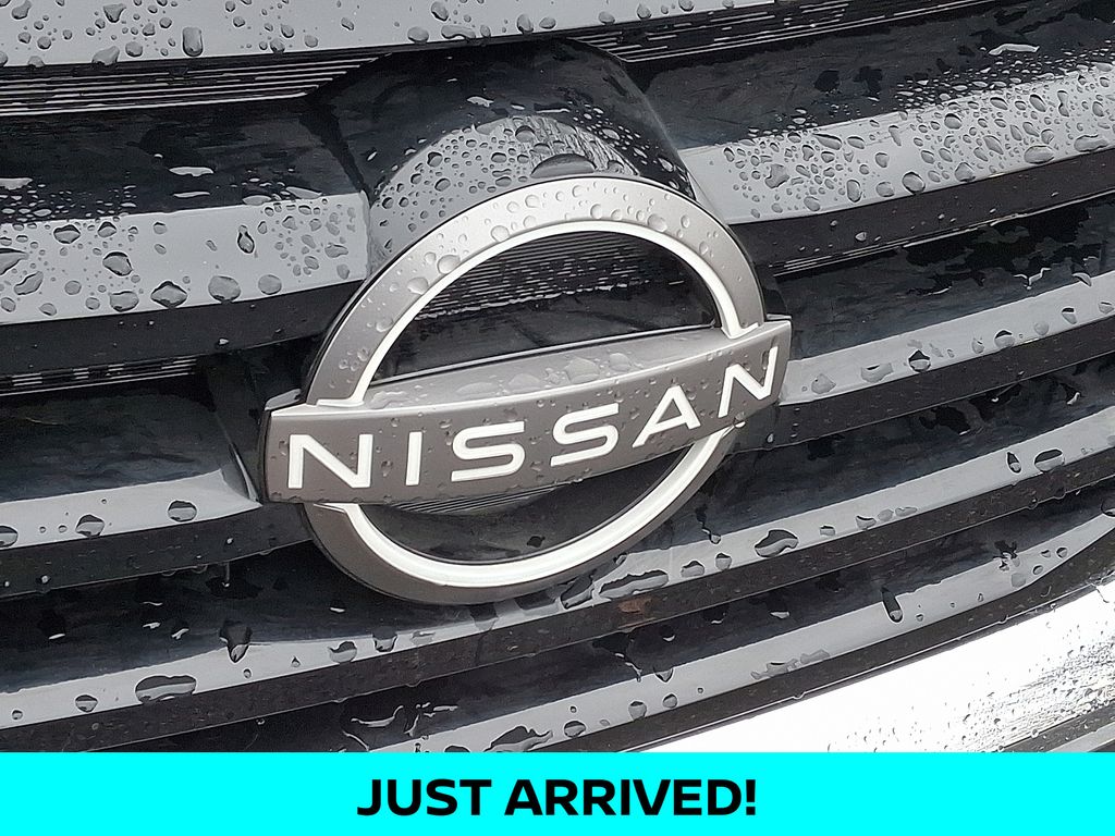 2024 Nissan Pathfinder SV photo 4