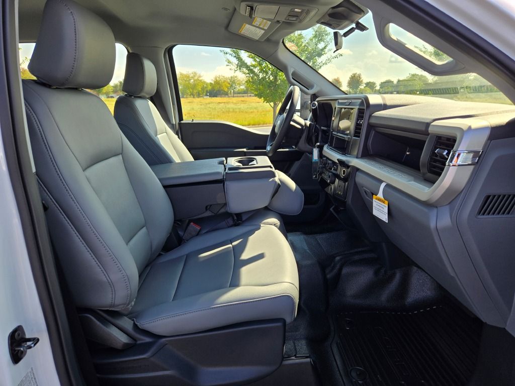 2026 Ford F-550 photo 5