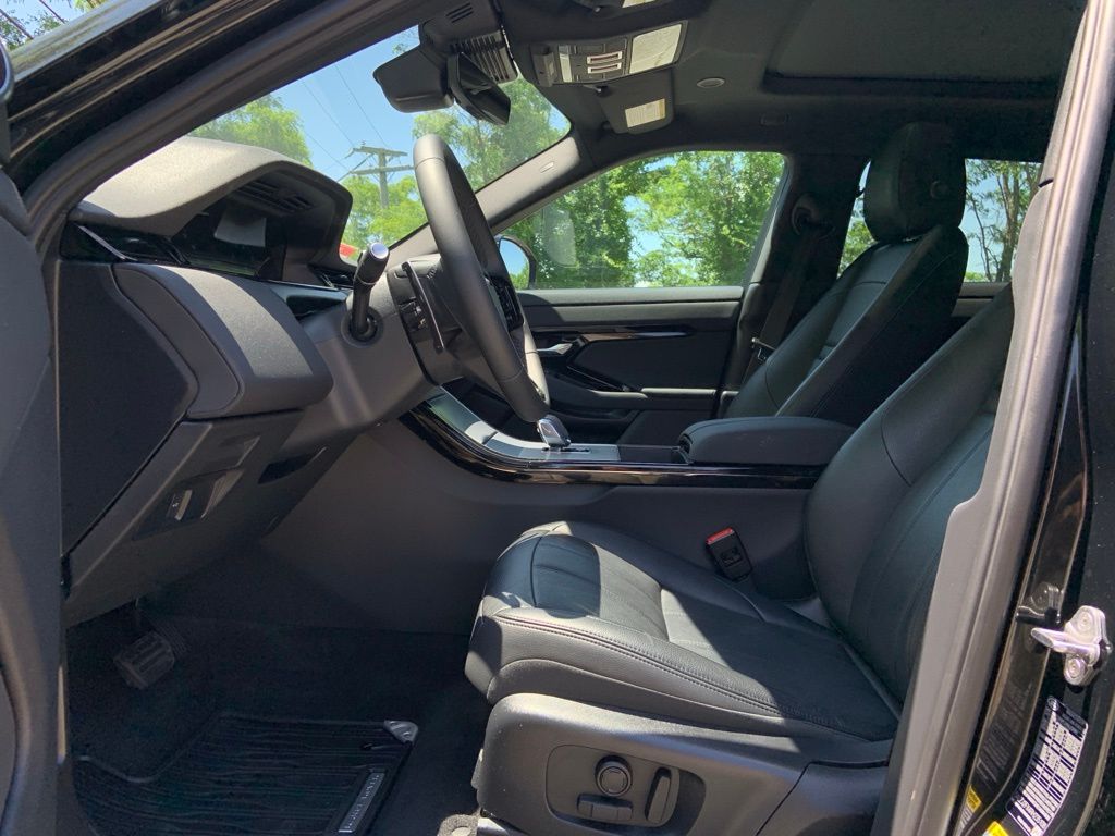 2024 Land Rover Range Rover Evoque S photo 11
