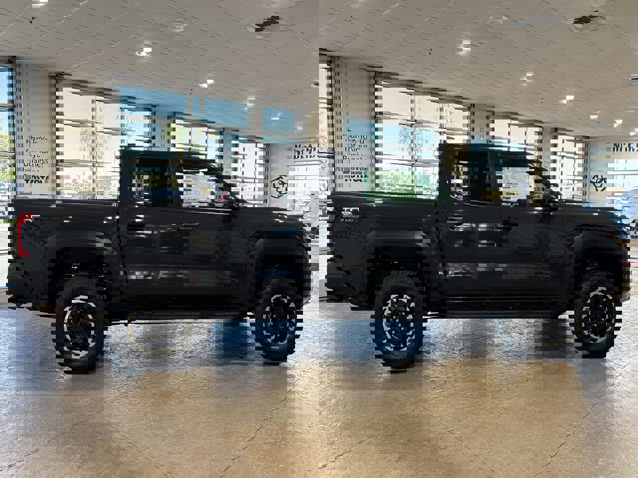 2025 Toyota Tacoma TRD Off-Road photo 2