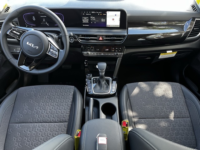 2025 Kia Seltos S photo 5