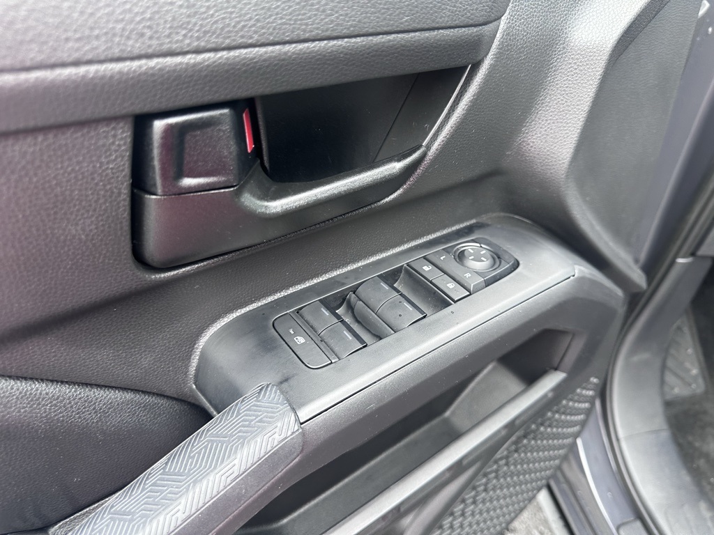 2025 Toyota Tacoma SR5 photo 3