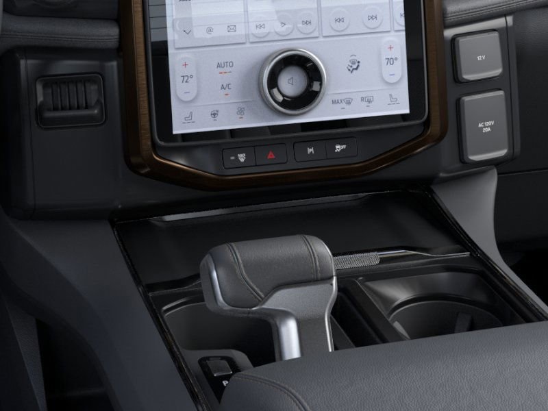 2025 Ford F-150 Lightning Lariat photo 15